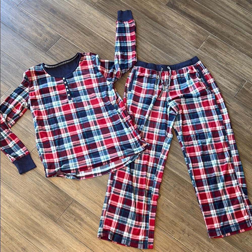 Nautica Red and Blue Pajama Set Classic Plaid Design Super Soft size Small